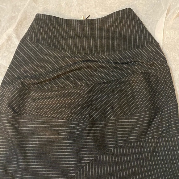 Pinstriped skirt sz Large - Picture 2 of 3